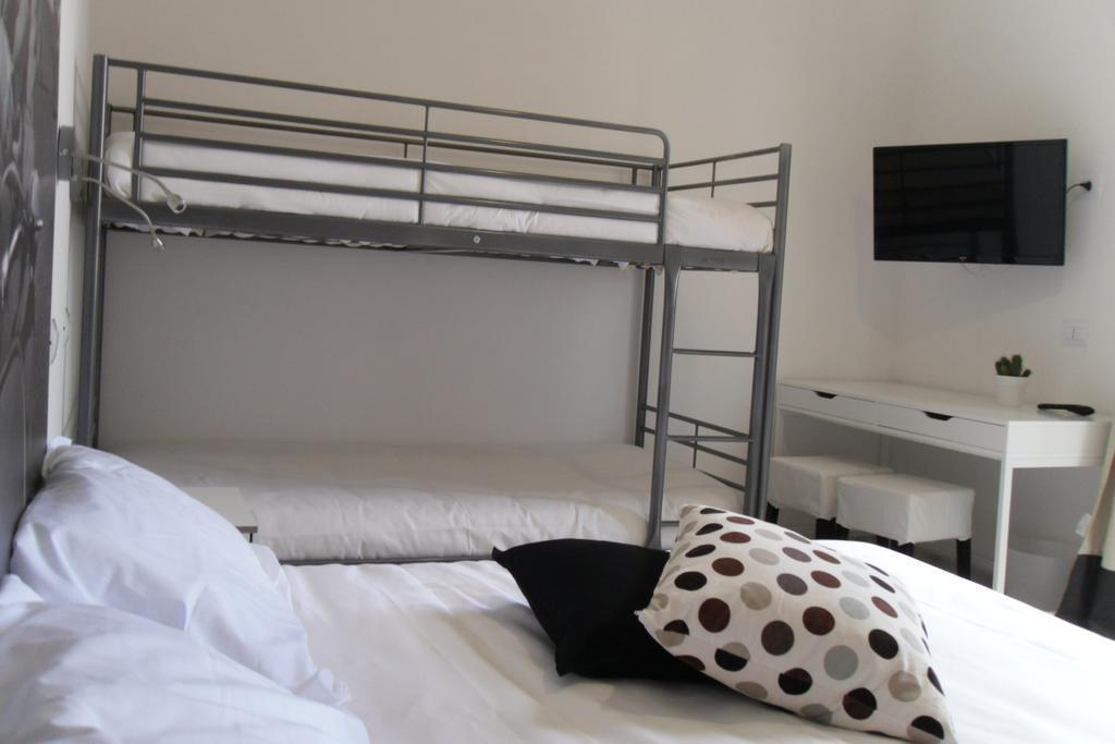 5 Rooms Affittacamere チビタベッキア 部屋 写真