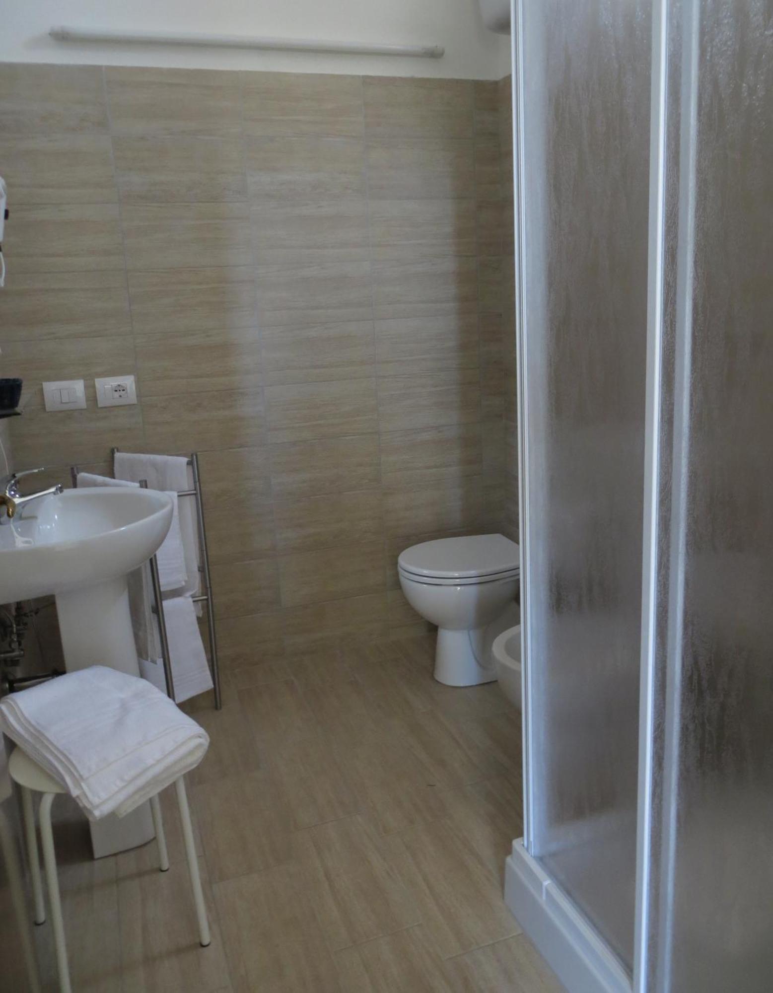5 Rooms Affittacamere チビタベッキア 部屋 写真