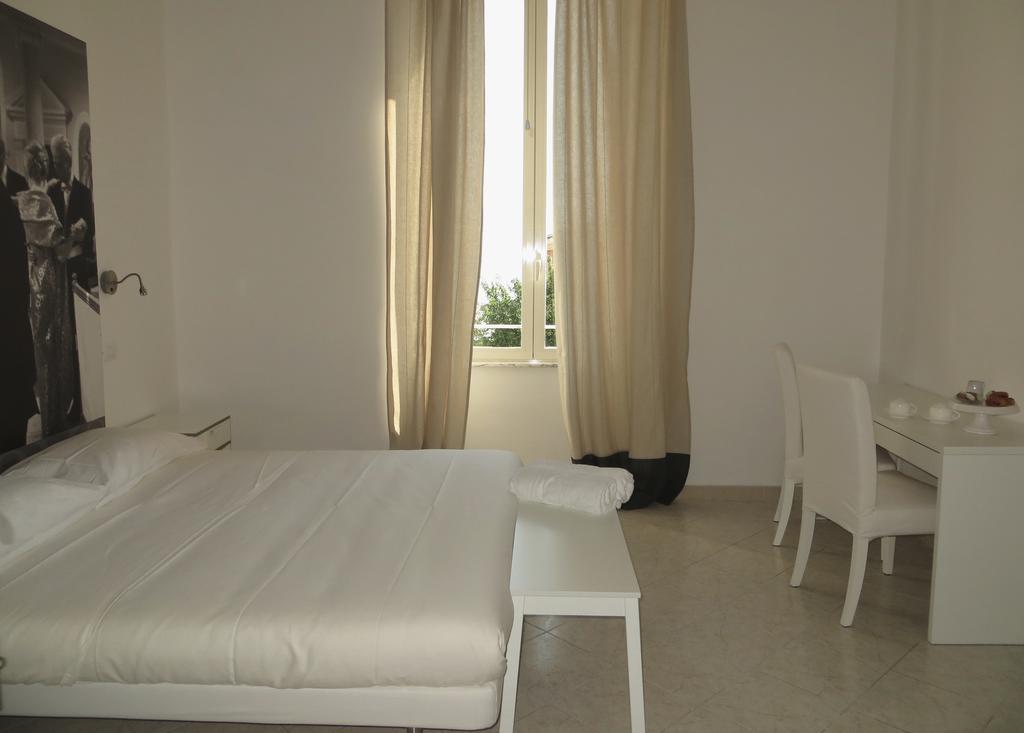 5 Rooms Affittacamere チビタベッキア 部屋 写真
